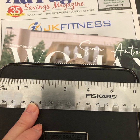 Vera Bradley zip around black Faux leather wallet, 4 card slots with two slits. - Picture 6 of 12